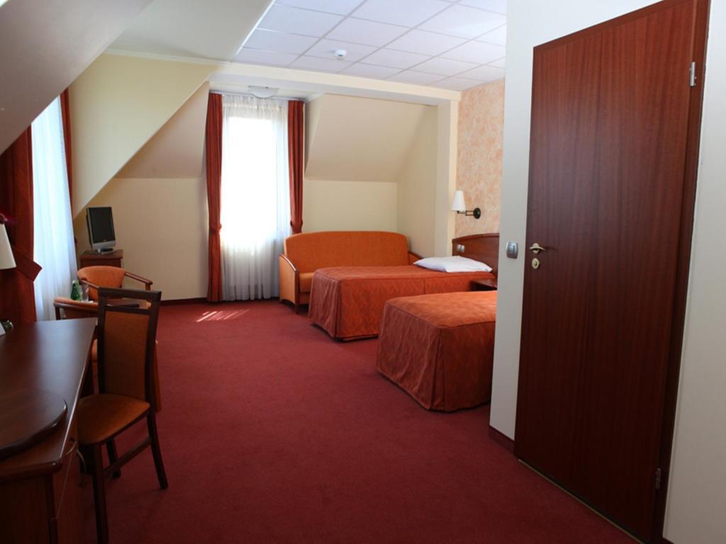 Hotel Zawiercie Zimmer foto